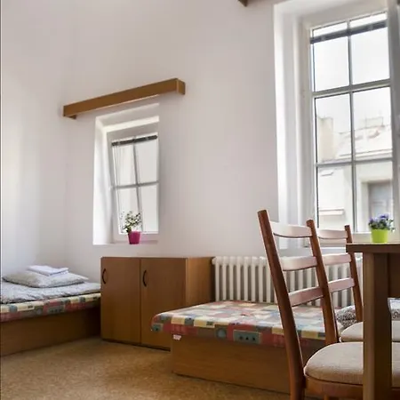 Hostel Dizzy Daisy *